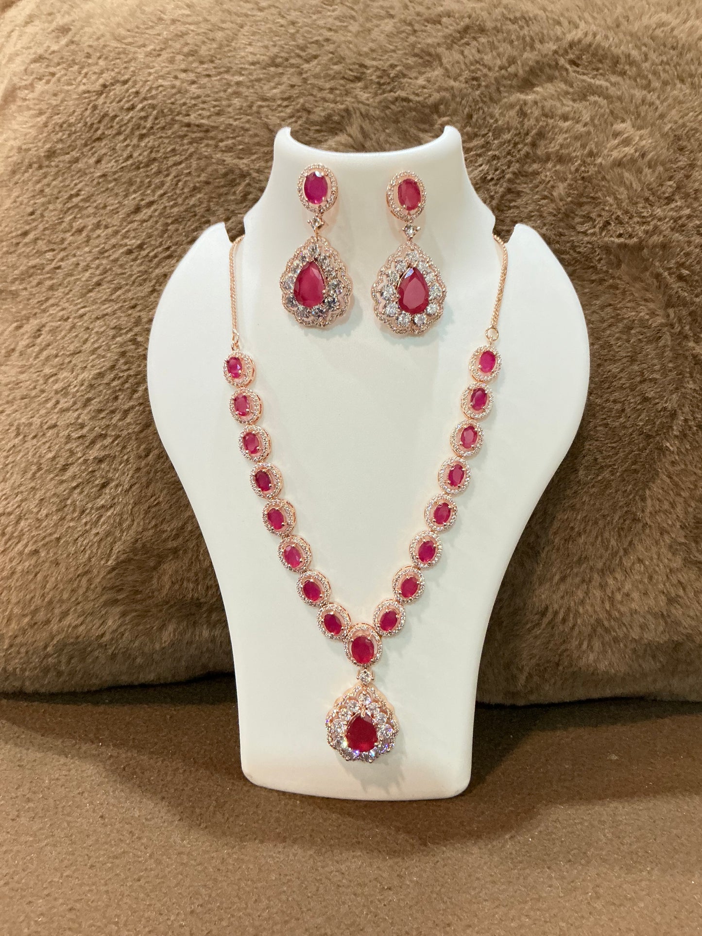 Ruby Gleam – Elegant Red Stone Necklace & Earrings Set