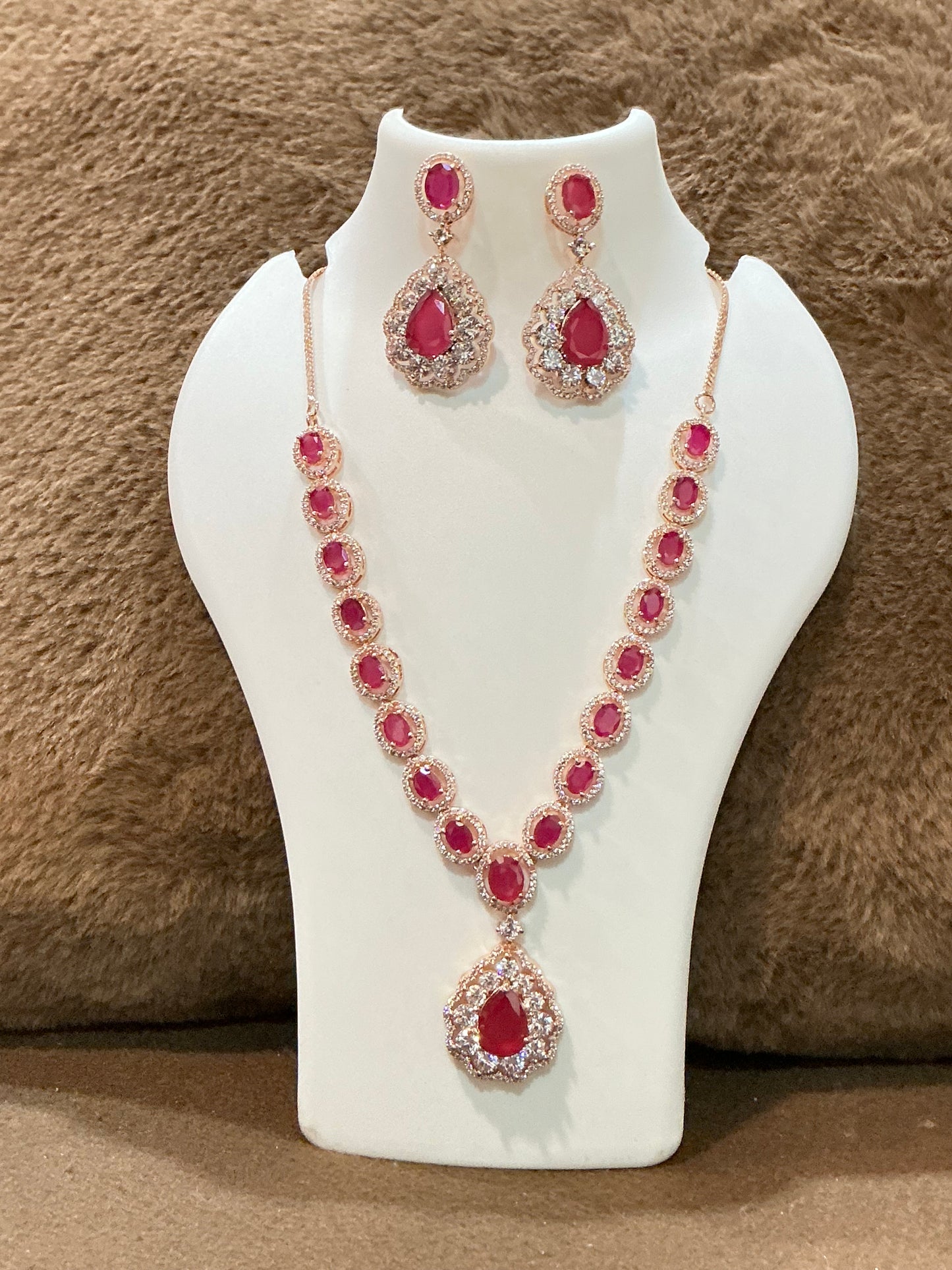 Ruby Gleam – Elegant Red Stone Necklace & Earrings Set