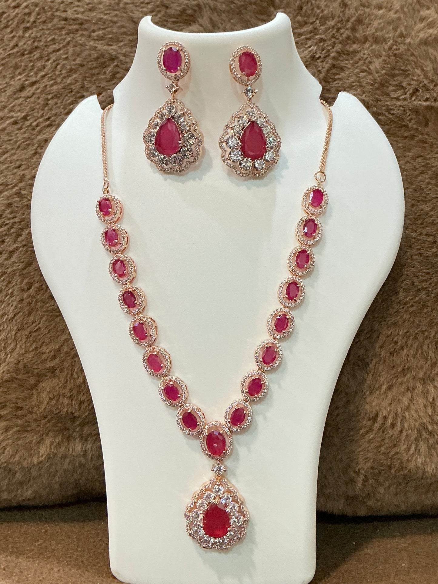 Ruby Gleam – Elegant Red Stone Necklace & Earrings Set